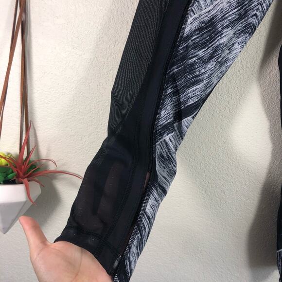Lululemon - Hot To Street Crop - Heat Wave White/Black pattern with Black Mesh - Picture 11 of 12